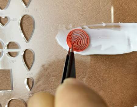 paper quilling for beginner - HOW TO DO QUILLING HOW TO GLUE 3